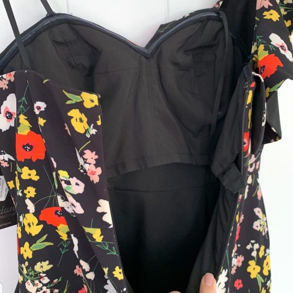 Dress - Picture 4 of 10